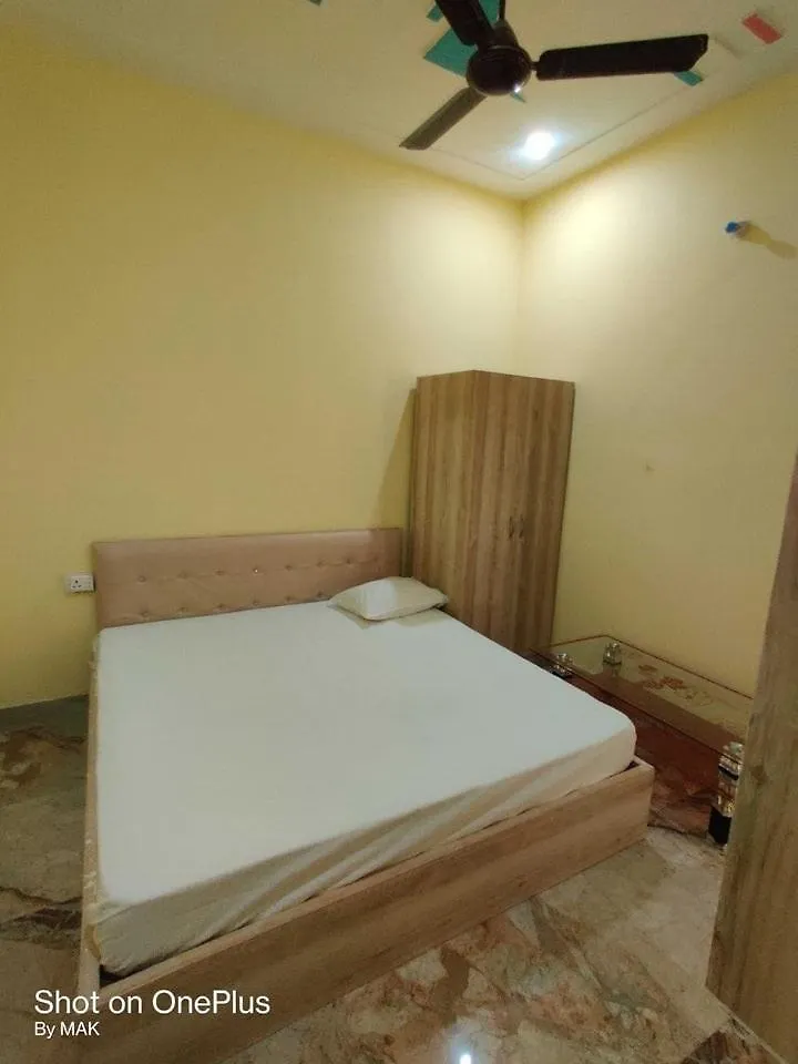 Hotel O Priya Palace Home Stay Agra