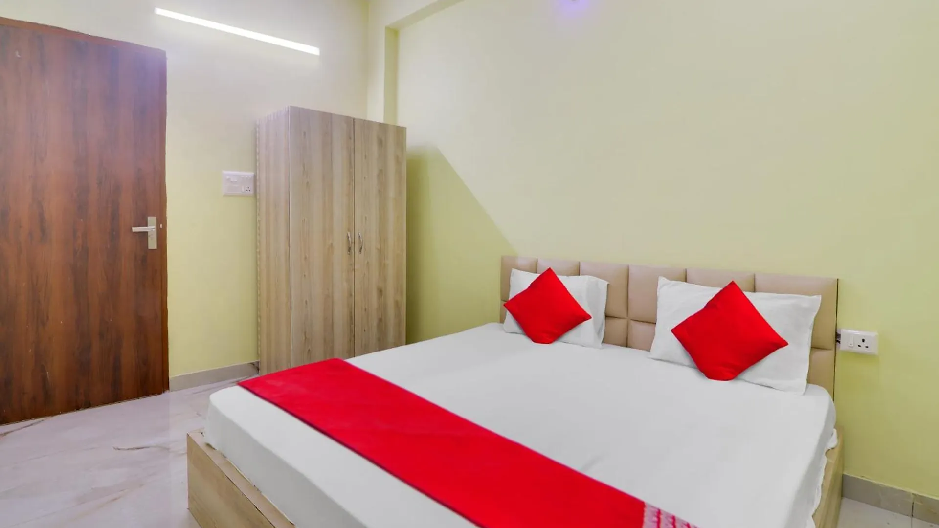 Hotel O Priya Palace Home Stay Agra