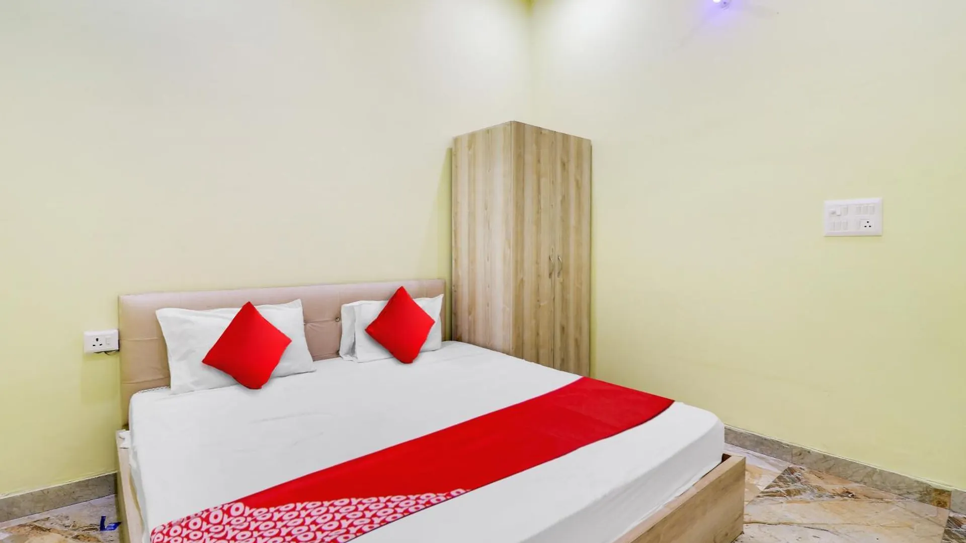 Hotel O Priya Palace Home Stay Agra  3*, Agra (Uttar Pradesh)